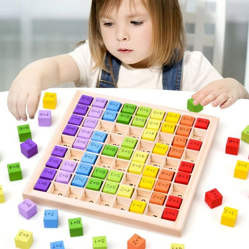 ألعاب تعليمية للأطفال من مونتي - مراجعة Kids Educational Box وسعره
